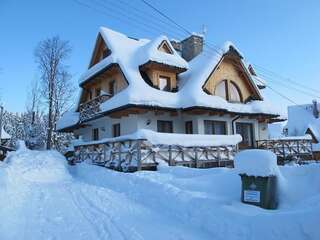 Виллы udanypobyt Domy Sywarne z Sauną Косцелиско Villa with 3 bedroom and Sauna-1